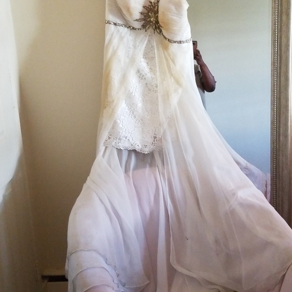 Beautiful white lace and floor length sheer panel - Picture 2 of 4